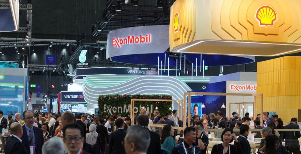 Gastech Exhibition Floor Shell Exxonmobile Petronas Stands