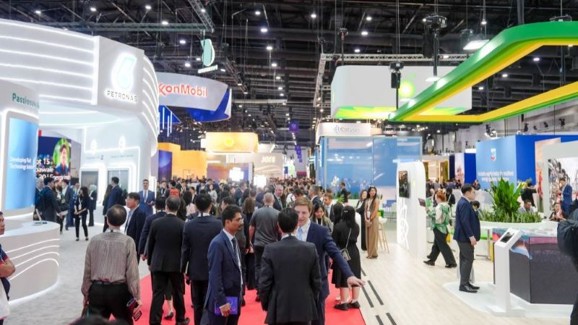 Gastech Exhibition Busy Ailes 3