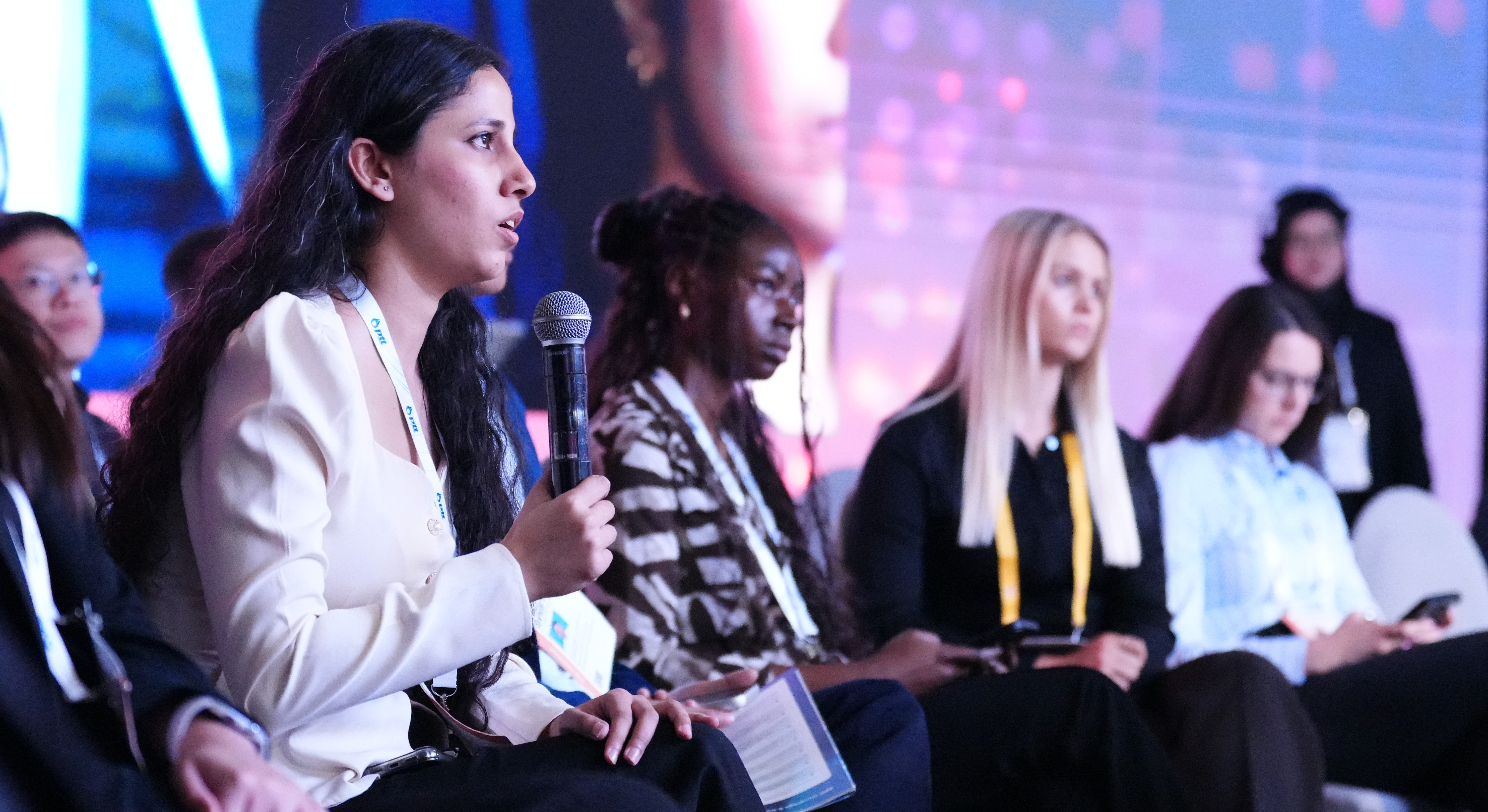 Day 3 Conference Exchange Theatre ET209010 21845838.Jpg Crop (3)